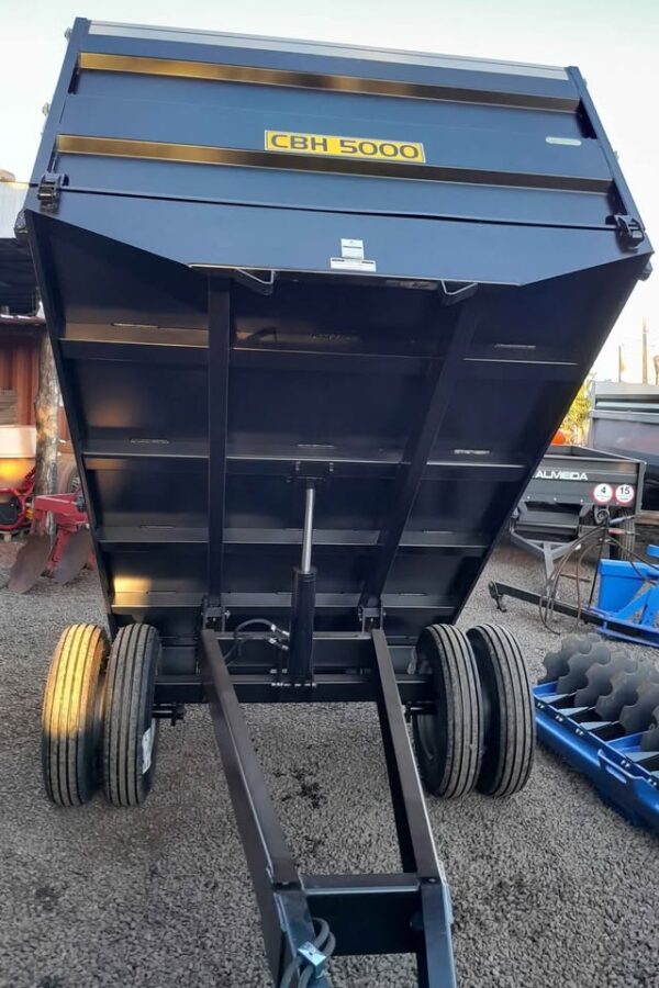 CARRETA FORRAGEIRA BASCULANTE HIDRÁULICA SANTA IZABEL 5.000 KGS - Imagem 4